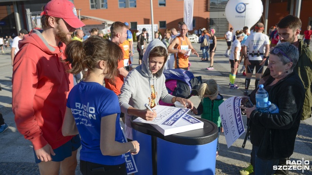 Fot. Jarosław Gaszyński [Radio Szczecin] Szczecinianie zwycięzcami maratonu w Szczecinie [WIDEO, DUŻO ZDJĘĆ]