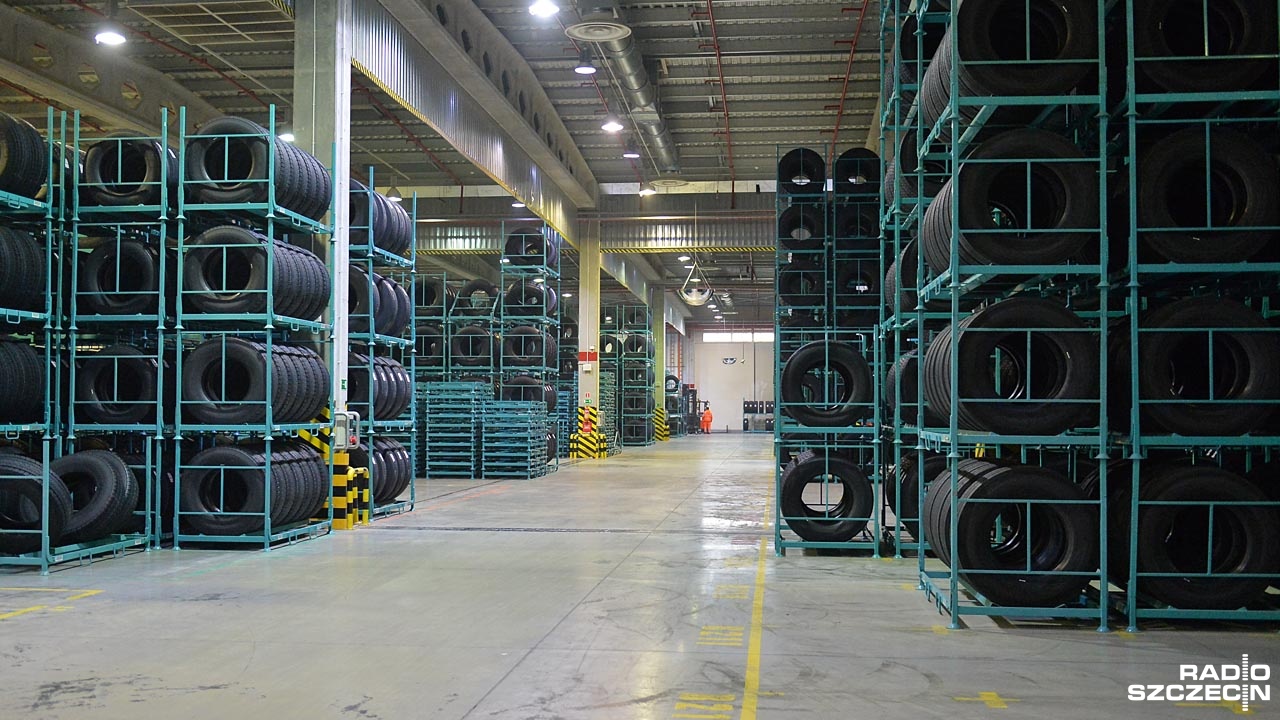 Bridgestone wybuduje w Stargardzie kolejną halę. Będą nowe miejsca pracy - informuje portal szczecinbiznes.pl.