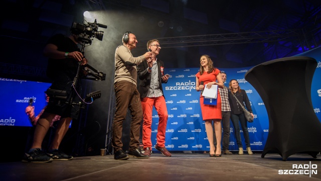 Koncert z okazji "siedemdziesiątki" Radia Szczecin wystartował po godzinie 17. Fot. Konrad Nowak[Radio Szczecin] "Takiej imprezy jeszcze nie było. Najlepsza 70-tka na świecie" [WIDEO, DUŻO ZDJĘĆ]