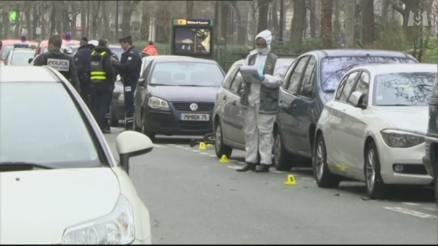 18 - letni Hamyd Mourad sam poddał się funkcjonariuszom. Zapewnia jednak, że jest niewinny. Jak tłumaczy, w chwili ataku był w szkole.