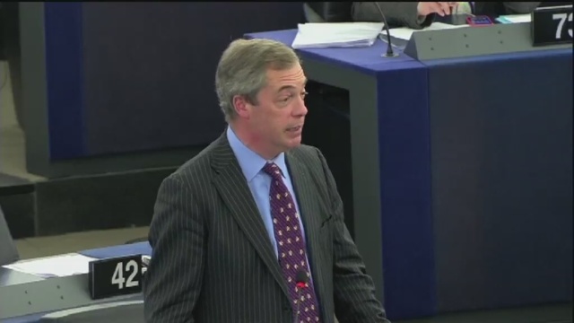 Szef brytyjskich eurosceptyków Nigel Farage nazwał byłego premiera Polski najnowszym imigrantem z tego kraju.