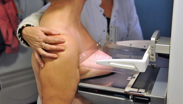 Ponad cztery tysiące zaproszeń na badania mammograficzne wręczą w środę przedszkolaki ze szczecińskich placówek swoim babciom. W ten sposób w dniu ich święta Zachodniopomorskie Centrum Onkologii przypomina o profilaktyce.