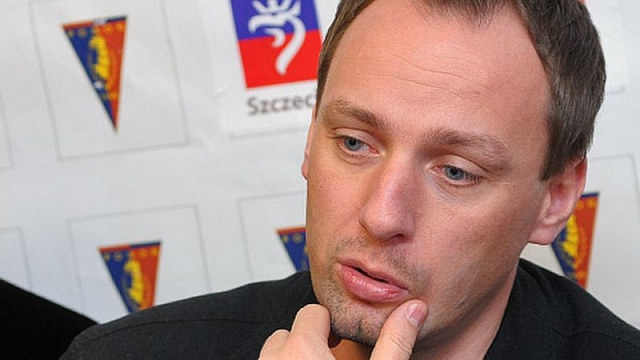 Grzegorz Smolny podał się do dymisji, a to oznacza, że nie jest już ani wiceprezesem, ani dyrektorem sportowym Pogoni Szczecin. Komunikat w tej sprawie pojawił się na oficjalnej stronie klubu.