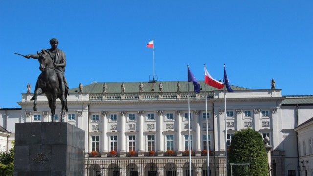 52 proc. pytanych deklaruje, że odda głos na prezydenta Bronisława Komorowskiego - takie są wyniki sondażu TNS Polska.