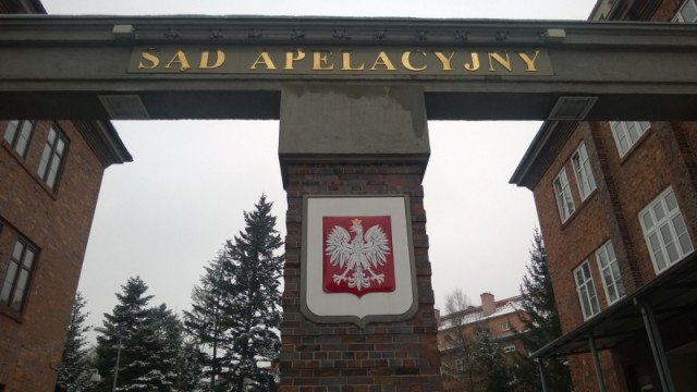 Proces byłej kasjerki urzędu miasta w Świnoujściu rozpocznie się od nowa. Sąd Apelacyjny w Szczecinie uchylił wyrok, jaki rok temu wydał Sąd Okręgowy w Szczecinie. Jolanta K. jest oskarżona o kradzież pieniędzy z kasy świnoujskiego magistratu.