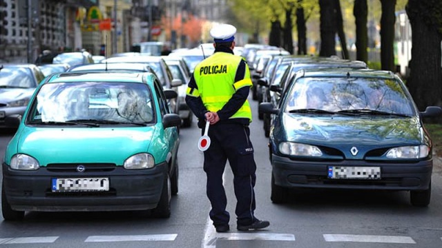 500 mandatów - tyle w ostatnim miesiącu wystawiła zachodniopomorska policja kierowcom rozmawiającym przez telefon podczas jazdy.