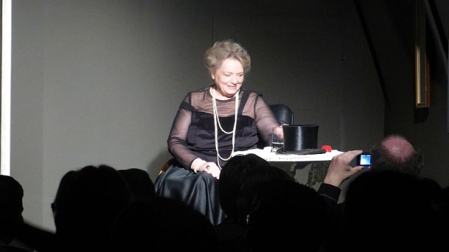 Niezapomniana Madzia z 40-latka czy Handzia z Konopielki - Anna Seniuk spotkała się z fanami z Teatrze Kameralnym w Szczecinie, który od kilku miesięcy ma swoją siedzibę w Bramie Portowej.