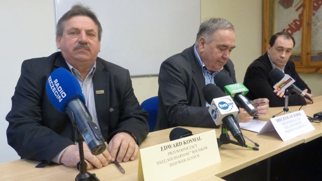 Rolnicy grożą powtórką z protestu na Wałach Chrobrego w Szczecinie. Związkowcy skarżą się, że rząd - mimo trwającego od kilku dni protestu - nadal ignoruje ich postulaty.