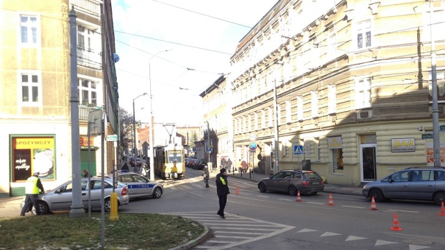 Przy ulicy Krasińskiego, miedzy Niemierzyńską a Słowackiego w Szczecinie zderzyły się dwa samochody.