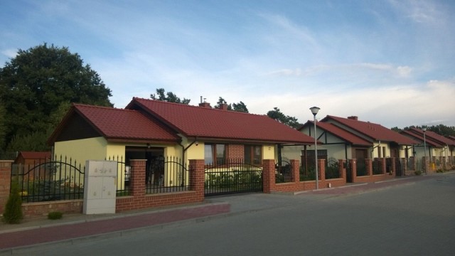 Jak wyliczył Mirosław Przysiwek, na terenie Kobylanki jest ponad 300 osób, które mają tu domy i tu mieszkają, ale zameldowane są najczęściej w Szczecinie i to tam trafia ok. 40 proc. ich podatku od dochodu. W sumie chodzi o ok. 600 tysięcy zł.