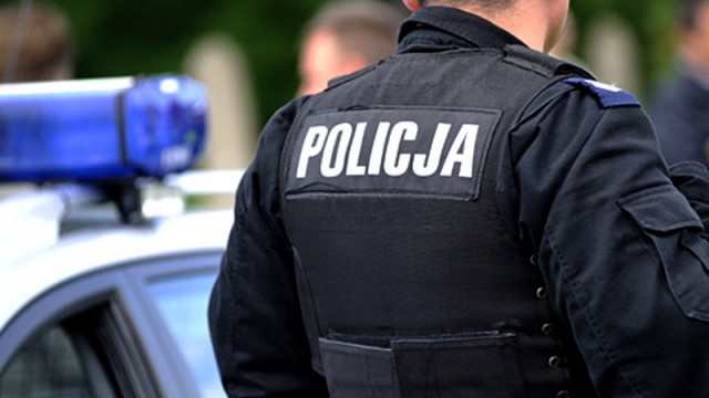 Stargardzcy policjanci poszukują zamaskowanej osoby, która próbowała okraść jeden z tamtejszych sklepów.