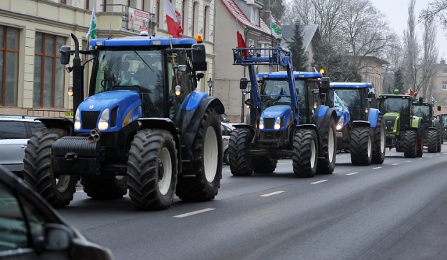 30 ciągników przejedzie w czwartek przez ulice Szczecina. Rolnicy - razem ze związkowcami z Solidarności - wezmą udział w pikiecie pod Elektrownią Pomorzany.