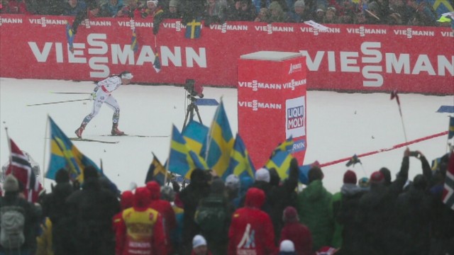 Szwedka Charlotte Kalla triumfowała w biegu na 10 km stylem dowolnym na Mistrzostwach Świata w szwedzkim Falun. Srebro i brąz trafiły do Amerykanek: Jessici Diggins i Caitlin Gregg.