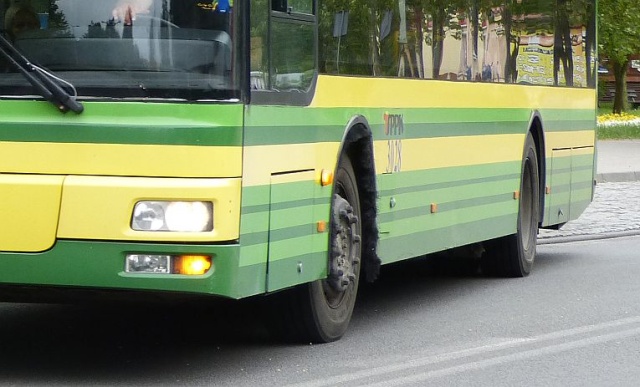 Zmiany w funkcjonowaniu autobusów pospiesznych między Szczecinem a Policami. Od poniedziałku na wniosek gminy Police autobusy linii A jeżdżą na trasie Osiedle Bukowe - plac Rodła.