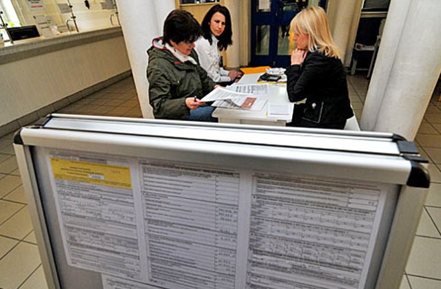 Dzień otwartych drzwi organizują w sobotę Urzędy Skarbowe w całej Polsce. Od godz. 9 do 13 będą przyjmować petentów i zeznania podatkowe za ubiegły rok.