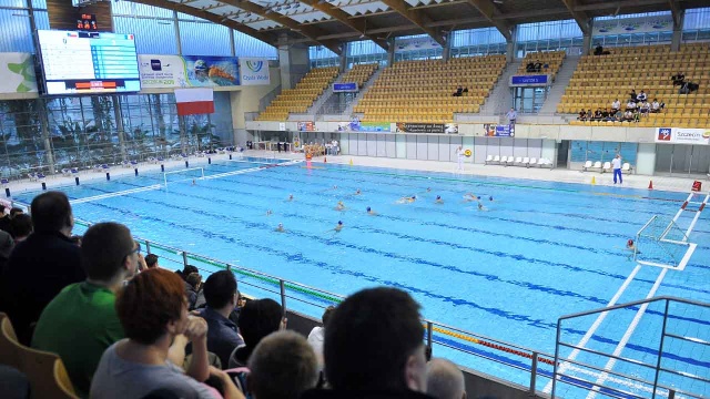 Polscy piłkarze wodni od porażki rozpoczęli występy w eliminacyjnym turnieju Mistrzostw Europy juniorów na basenie Floating Arena w Szczecinie. Kadra prowadzona przez trenera Krzysztofa Paczynę przegrała w inauguracyjnym meczu z Francją 3:17.