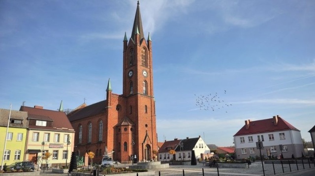 Wciąż nieprzytomny proboszcz z Barwic pod Szczecinkiem trafił do Zakładu Pielęgnacyjno-Opiekuńczego w Białogardzie. Do tej pory przebywał w koszalińskim szpitalu, po tym jak nieznani sprawcy włamali się na plebanię i pobili duchownego. Na oddziale intensywnej terapii, a potem zakaźnym przebywał cztery miesiące.