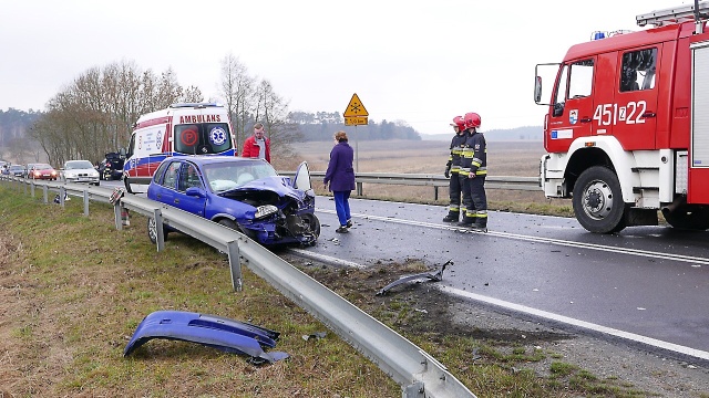 Między Gryfinem a Widuchową - na wysokości Krzypnicy - doszło do wypadku. Zderzyły się tam dwa auta osobowe.