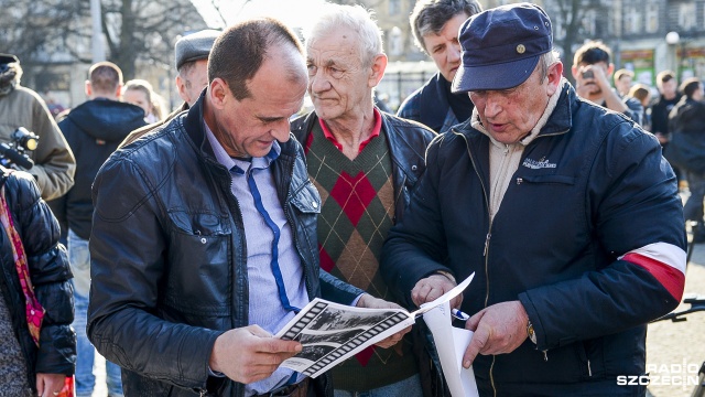 Trzeba zmienić Polskę, tak jak papież Franciszek zmienia Kościół - mówił w Szczecinie podczas konferencji prasowej Paweł Kukiz.