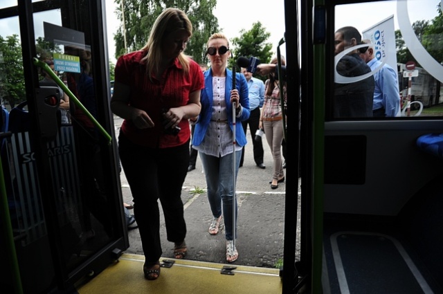 Szczecińscy kontrolerzy nie honorują, tak zwanej białej karty czyli dokumentu potwierdzającego niepełnosprawność drugiego stopnia. Do jazdy bez biletu potrzebna jest legitymacja Polskiego Związku Niewidomych.