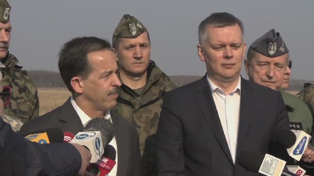 Ćwiczenie ma na celu sprawdzenie umiejętności załogi obsługującej Patrioty, a także doskonalenie zdolności przemieszczania w zakresie szybkiego rozlokowania systemów obrony do osłony Warszawy - mówił wicepremier i minister obrony narodowej Tomasz Siemoniak.