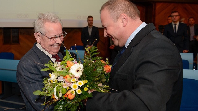 Szczecińscy radni uhonorowali działacza podziemia antykomunistycznego. Edmund Bilicki otrzymał we wtorek Medal za Zasługi dla Miasta.
