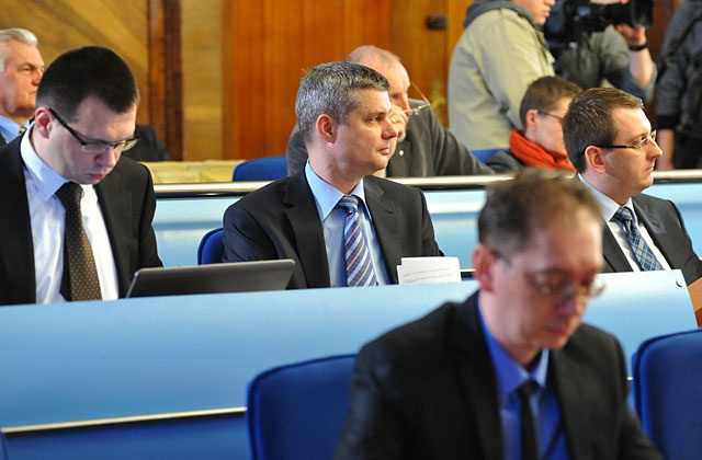 Napieralski dobrze robi, bo zarzuty, które stawia mu partia są absurdalne - tak spór między dawnym a obecnym liderem Sojuszu Lewicy Demokratycznej komentuje Piotr Kęsik, były radny SLD ze Szczecina.