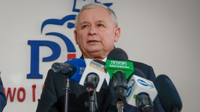 Prezes Prawa i Sprawiedliwości - Jarosław Kaczyński - broni Andrzeja Dudy, kandydata partii do fotela prezydenckiego. Podczas zakończonej konferencji prasowej w Szczecinie lider PiS stanowczo zaprzeczył, jakoby Duda miał cokolwiek wspólnego z aferą wokół Skoku Wołomin.