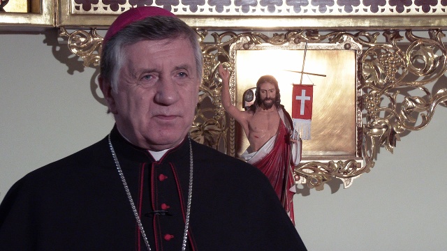 Życzę Wam, żebyście składając sobie dziś życzenia poczuli się na nowo razem - mówi abp Andrzej Dzięga. Metropolita szczecińsko-kamieński składa świąteczne życzenia.