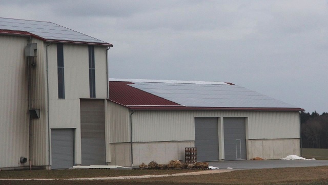 Elektrownia słoneczna powstaje w miejscu dawnego wysypiska w Ustroniu Morskim niedaleko Kołobrzegu.