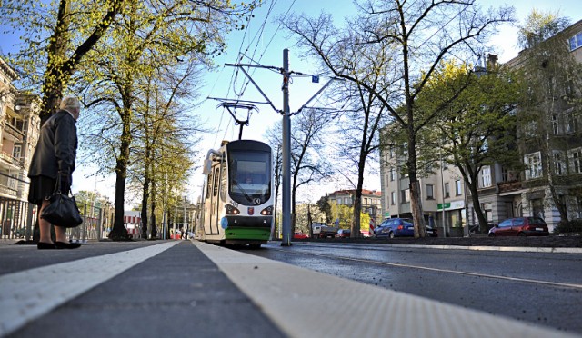 Nie mówią nie, ale jest kilka ale. Urzędnicy szczecińskiego Zarządu Dróg i Transportu Miejskiego ostrożnie podchodzą do pomysłu zamontowania ładowarek USB na przystankach, w autobusach i tramwajach.