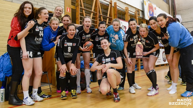 Piłkarki ręczne Pogoni Baltica Szczecin awansowały do finału Pucharu Challenge. Drużyna trenera Adriana Struzika w rewanżowym półfinałowym meczu pokonała w sobotę Galiczankę Lwów 25:21.