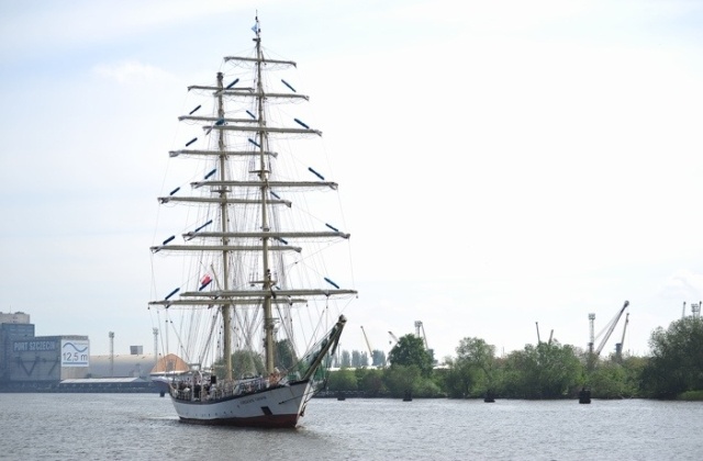 Ruszyła rekrutacja do żeglarskiej reprezentacji Szczecina na regaty The Tall Ships Races 2015. Załoga popłynie na żaglowcu Fryderyk Chopin. Będzie liczyć 64 osoby.