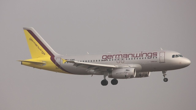 Pasażerowie i załoga samolotu linii Germanwings ewakuowani. Powodem był, jak się okazało, fałszywy alarm bombowy.