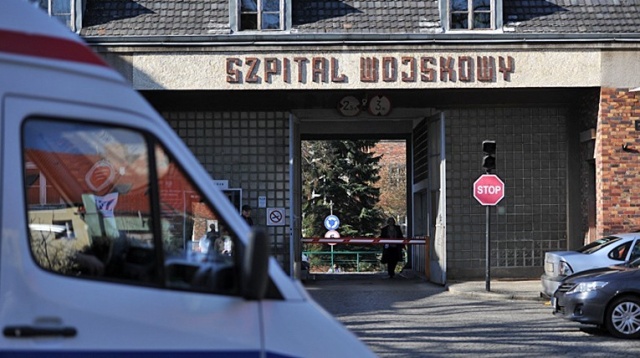 Osiem łóżek szpitalnych i osiem przyłóżkowych szafek otrzymał 109 Szpital Wojskowy w Szczecinie.
