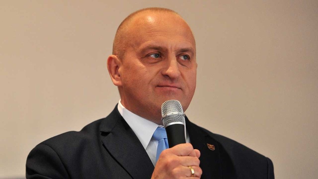 Władza w rękach prezydenta a nie rządu, a jeżeli sojusze, to z Białorusią a nie USA - Marian Kowalski, kandydat Ruchu Narodowego na prezydenta Polski zaprezentował swój program podczas spotkania z mieszkańcami Szczecina.