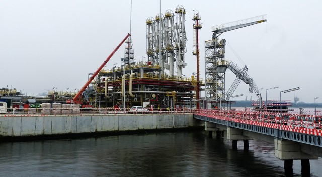 Szef Polskiego LNG stracił stanowisko przez wykonawcę terminalu