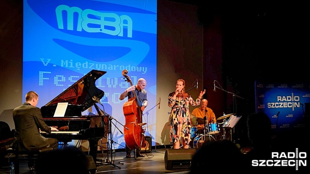 Cecilia Stalin wraz z grupą John Betch Society wystąpiła w Studiu Koncertowym S-1 im. Jana Szyrockiego Radia Szczecin. Koncert odbył się w ramach Me.Ba Jazz Festiwal.