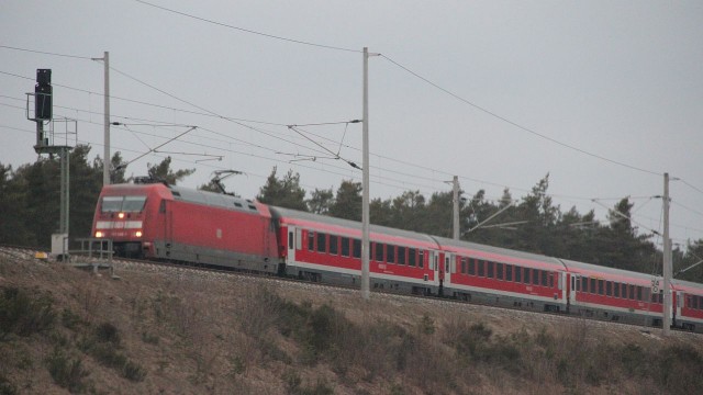 Ruch u zachodnich sąsiadów jest sparaliżowany od drugiej w nocy. Tak będzie do piątku. Są też utrudnienia dla podróżnych z regionu.