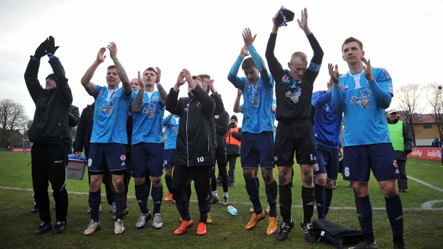 Piłkarze Błękitnych Stargard Szczeciński wygrali ze Zniczem Pruszków 3:1 w ostatnim meczu 27. kolejki rozgrywek o mistrzostwo II ligi.