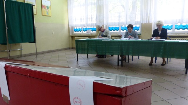 Miejska Komisja Wyborcza częściowo podsumowała frekwencję w wyborach do rad osiedli w Szczecinie. O godzinie 21 w niedzielę wynosiła ona 7,2 proc.