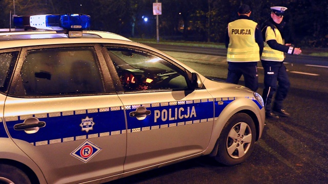 Prawie trzy promile alkoholu we krwi miał 23-latek, którego zatrzymali świnoujscy policjanci. Mężczyźnie grożą dwa lata więzienia i utrata prawa jazdy na 10 lat.