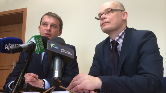 Szef zachodniopomorskiego SLD terroryzuje niepokornych, którym zależy na poprawie wizerunku partii - mówi Adam Ostaszewski, jeden z dwóch zbuntowanych członków klubu Sojuszu w Sejmiku Województwa Zachodniopomorskiego.
