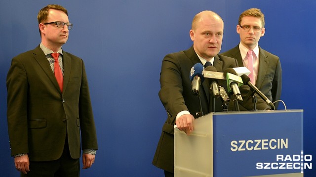 Prezydent Szczecina wprowadza zmiany w swoim gabinecie i działaniu miejskich spółek. Pracę stracił między innymi jeden z zastępców Piotra Krzystka - Bogdan Jaroszewicz.