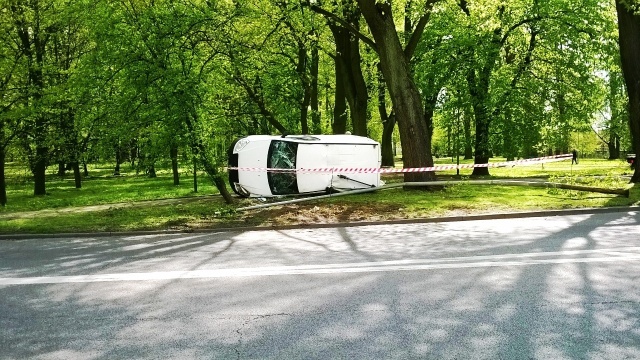 Jak podają nasi słuchacze na Twitterze, do zderzenia pojazdów doszło na ulicy Komuny Paryskiej i Wilczej w Szczecinie.