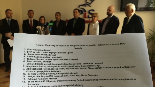 Radni i samorządowcy związani z PiS, nauczyciele akademiccy, prawnicy i związkowcy - na liście jest blisko 100 nazwisk osób związanych z regionem, które znalazły się w komitecie honorowym poparcia Andrzeja Dudy.