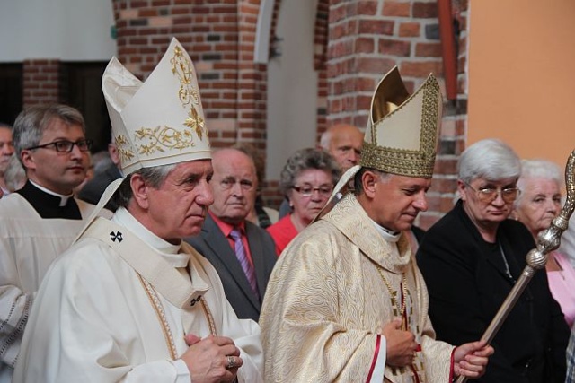 70 lat temu chrystusowiec ksiądz Florian Berlik odprawił pierwszą mszę św. w powojennym Szczecinie w parafii św. Jana Chrzciciela. W środę, w rocznicę tego wydarzenia arcybiskup Andrzej Dzięga, metropolita szczecińsko - kamieński będzie przewodniczył nabożeństwu w kościele chrystusowców.