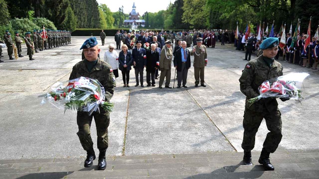 70 lat temu zakończył się koszmar najtragiczniejszej wojny w dziejach ludzkości. 8 maja 1945 dowódcy niemieckich sił zbrojnych podpisali akt kapitulacji, oznaczający koniec II wojny światowej.