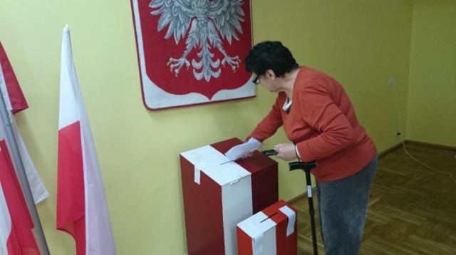 W wyborach prezydenckich startuje 11 kandydatów. W niedzielę, swój głos będą mogły oddać też osoby przebywające w areszcie czy szpitalu.