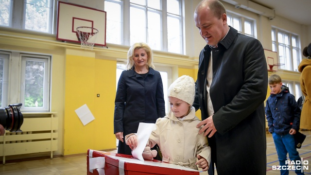 Prezydent Szczecina Piotr Krzystek, wojewoda zachodniopomorski Marek Tałasiewicz i marszałek województwa Olgierd Geblewicz już zagłosowali.